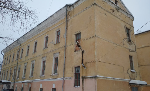 Уборка дворов от снега в Вологде